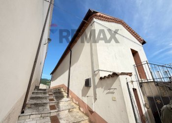 Casa all\'aperto - Casa indipendente via Torricelli
 
15, San Polo Matese - foto 1