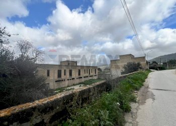 Edificio all\'aperto - Building land VIA CROCIFISELLO
 
SNC, Valderice - photo 9