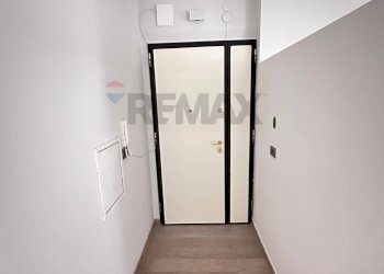 Hall / corridoio - Trilocale via delle medaglie d'oro
 
93, Cosenza - foto 5