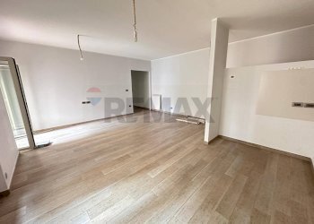 Stanza vuota - Trilocale via delle medaglie d'oro
 
93, Cosenza - foto 6