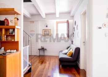 Soggiorno - Bilocale Via Castello
 
6, Casamassima - foto 16