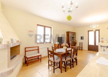 Sala da pranzo - Villa Strada Cancello, Noci - foto 3