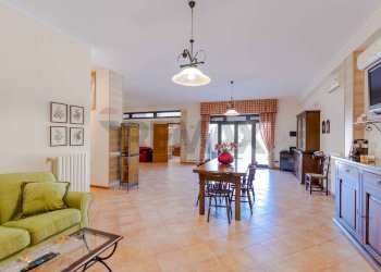 Sala da pranzo - Villa Strada Cancello, Noci - foto 24