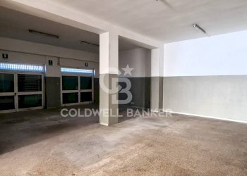 Foto 1 - Locale Commerciale Parallela Viale Europa
snc, Martina Franca - foto 1