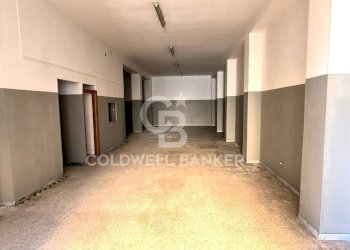 Foto 2 - Locale Commerciale Parallela Viale Europa
snc, Martina Franca - foto 2