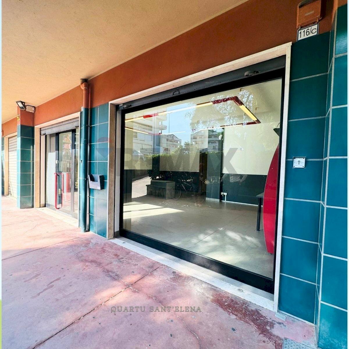 Terrazza - Locale Commerciale Via Sant'Antonio
 
116, Quartu Sant'Elena - foto 1