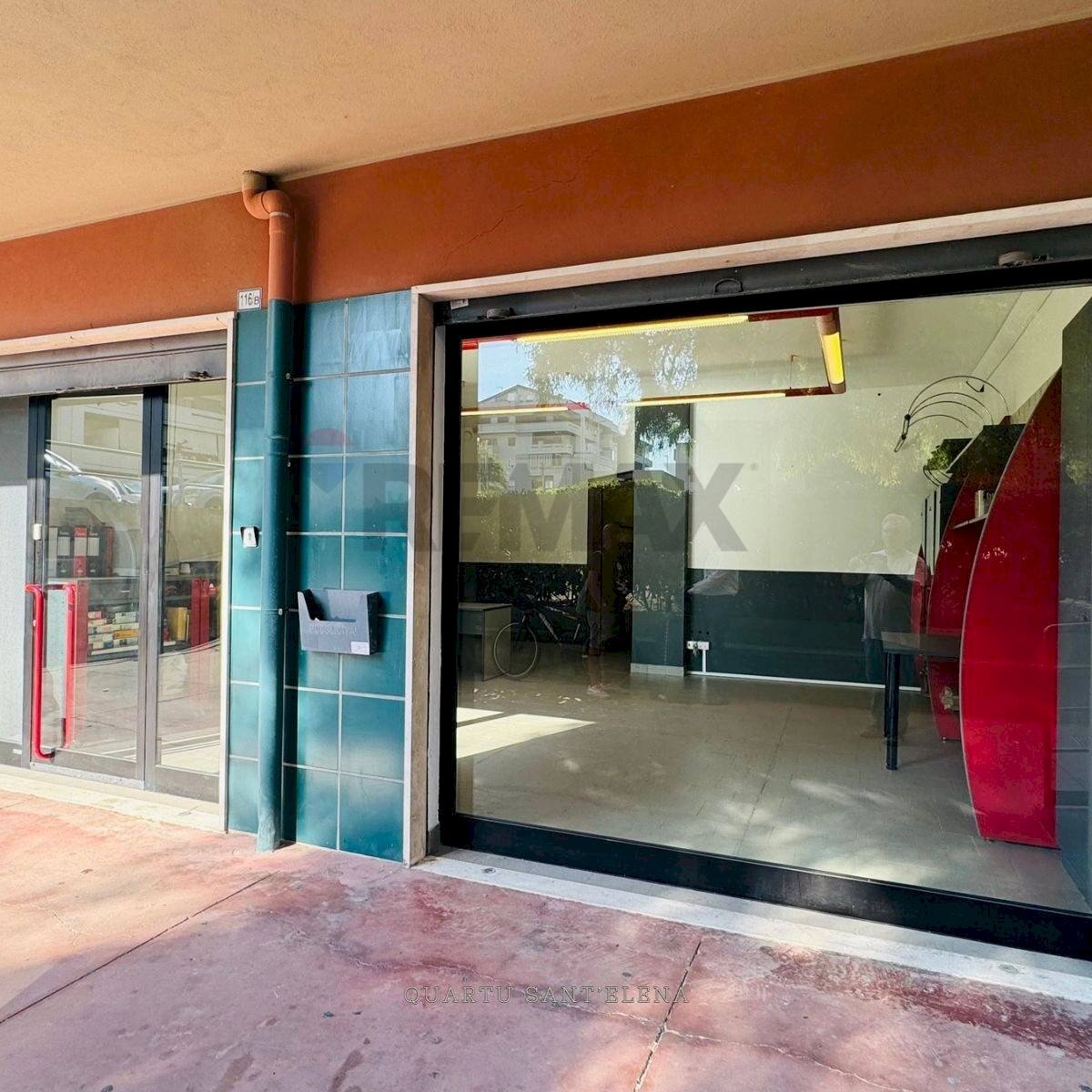 Edificio all\'aperto - Locale Commerciale Via Sant'Antonio
 
116, Quartu Sant'Elena - foto 3