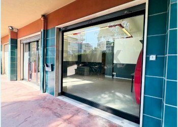 Terrazza - Locale Commerciale Via Sant'Antonio
 
116, Quartu Sant'Elena - foto 1