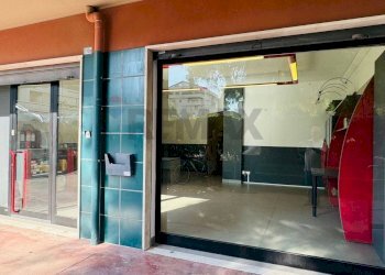 Edificio all\'aperto - Locale Commerciale Via Sant'Antonio
 
116, Quartu Sant'Elena - foto 3