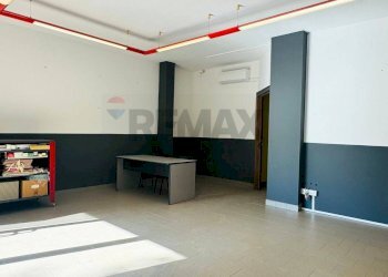 Stanza vuota - Locale Commerciale Via Sant'Antonio
 
116, Quartu Sant'Elena - foto 10