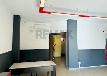 Camera / camera da letto - Locale Commerciale Via Sant'Antonio
 
116, Quartu Sant'Elena - foto 11