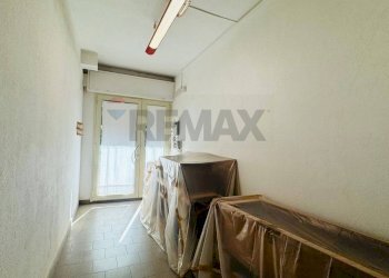 Hall / corridoio - Locale Commerciale Via Sant'Antonio
 
116, Quartu Sant'Elena - foto 12