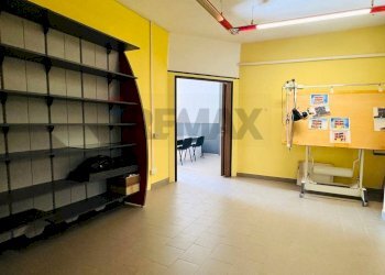 Stanza vuota - Locale Commerciale Via Sant'Antonio
 
116, Quartu Sant'Elena - foto 16