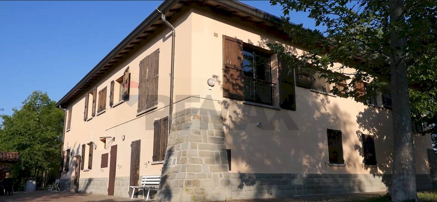 Edificio all\'aperto - Villa Via del Sasso
 
10, Pianoro - foto 2