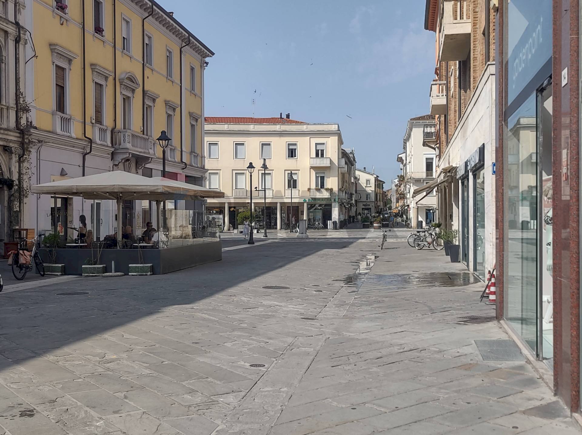 Edificio all\'aperto - Shop Via IV Novembre
 
16, Rimini - photo 3