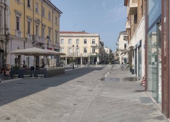 Edificio all\'aperto - Negozio Via IV Novembre
 
16, Rimini - foto 3