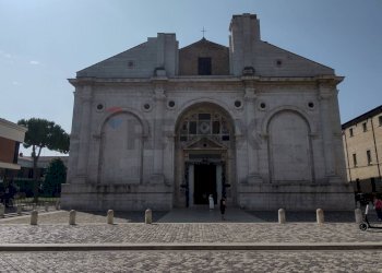 Edificio all\'aperto - Negozio Via IV Novembre
 
16, Rimini - foto 11