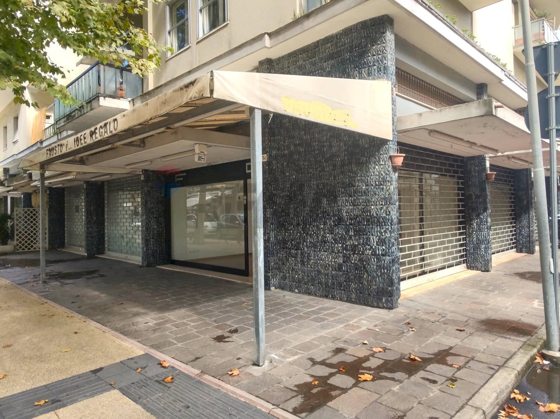 Esterno Negozio - Locale Commerciale Via Marconi
54/a, Rimini - foto 3