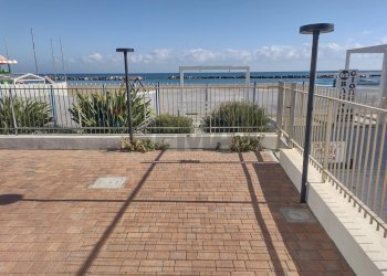 Spazio esterno ristorante - Commercial Premises Viale San Salvador
 
29, Rimini - photo 3