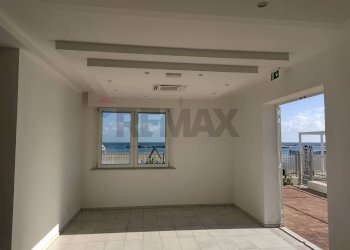 Sala da pranzo - Commercial Premises Viale San Salvador
 
29, Rimini - photo 17