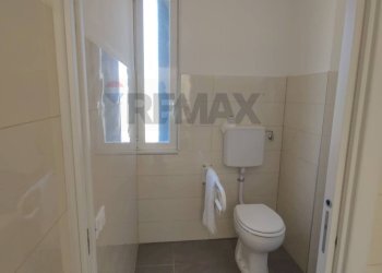 Bagno - Commercial Premises Viale San Salvador
 
29, Rimini - photo 20