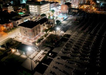 Edificio all\'aperto - Commercial Premises Viale San Salvador
 
29, Rimini - photo 26