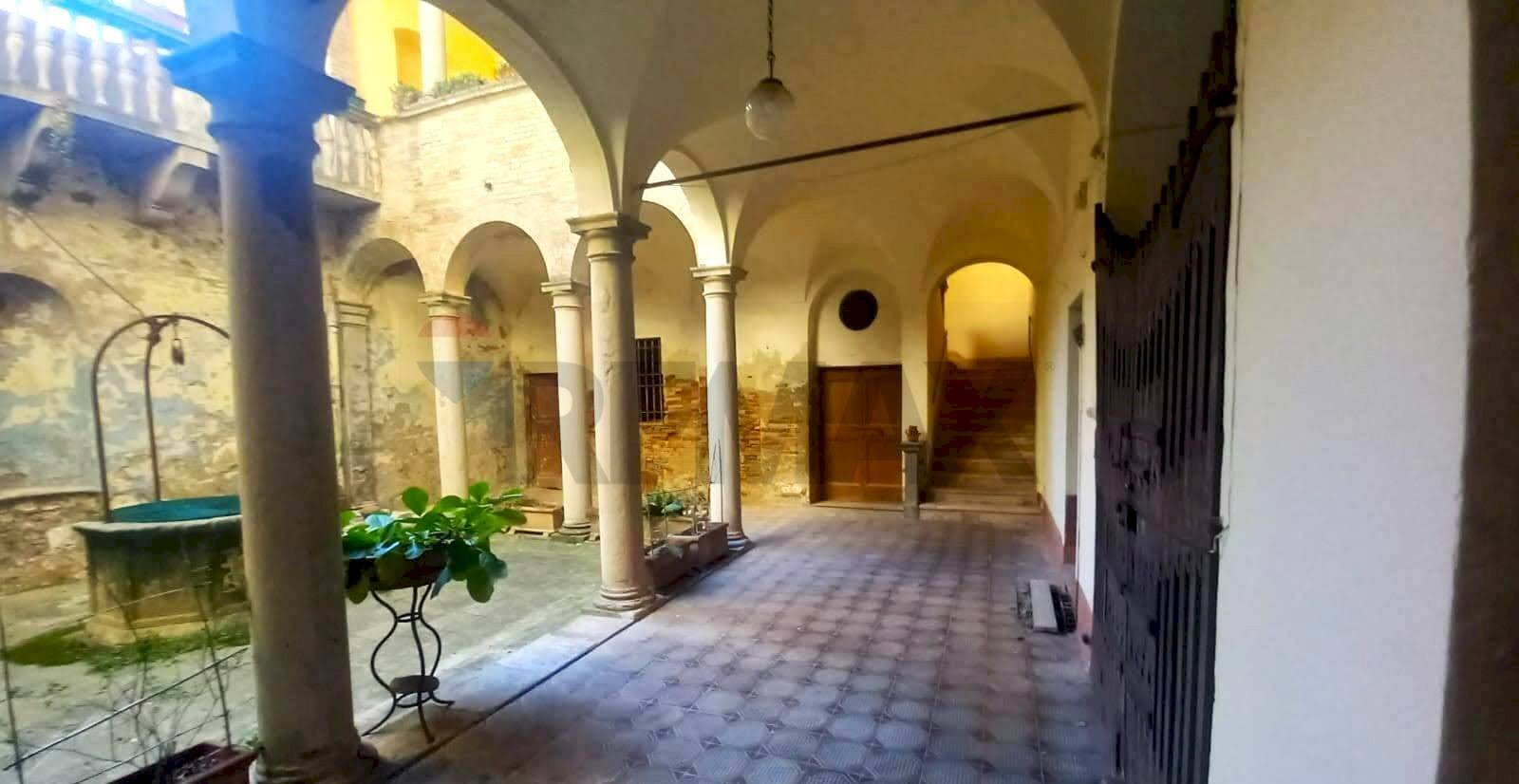 Chiostro - Castle Via Roma
 
41, Saludecio - photo 3