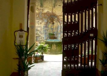 Ingresso al palazzo - Castello Via Roma
 
41, Saludecio - foto 5