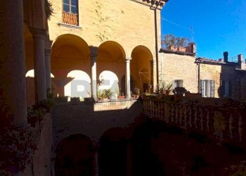 Portico - Castello Via Roma
 
41, Saludecio - foto 6