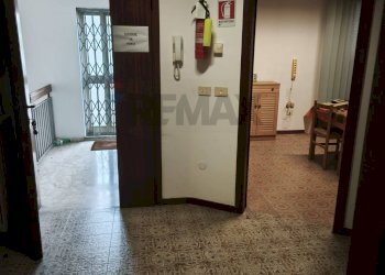 Hall / corridoio - Capannone Rimini - foto 8