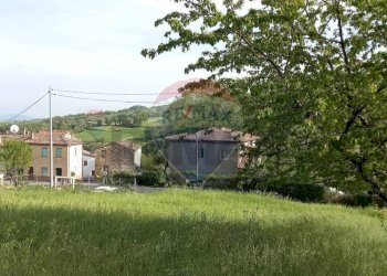 Giardino - Terreno edificabile Monte Cerignone - foto 2