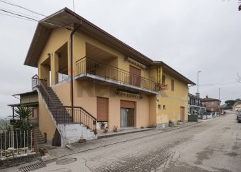 Casa all\'aperto - Casa indipendente Via del Cairo
 
78, Mombaroccio - foto 2