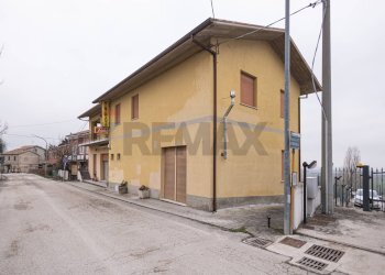 Casa all\'aperto - Casa indipendente Via del Cairo
 
78, Mombaroccio - foto 32