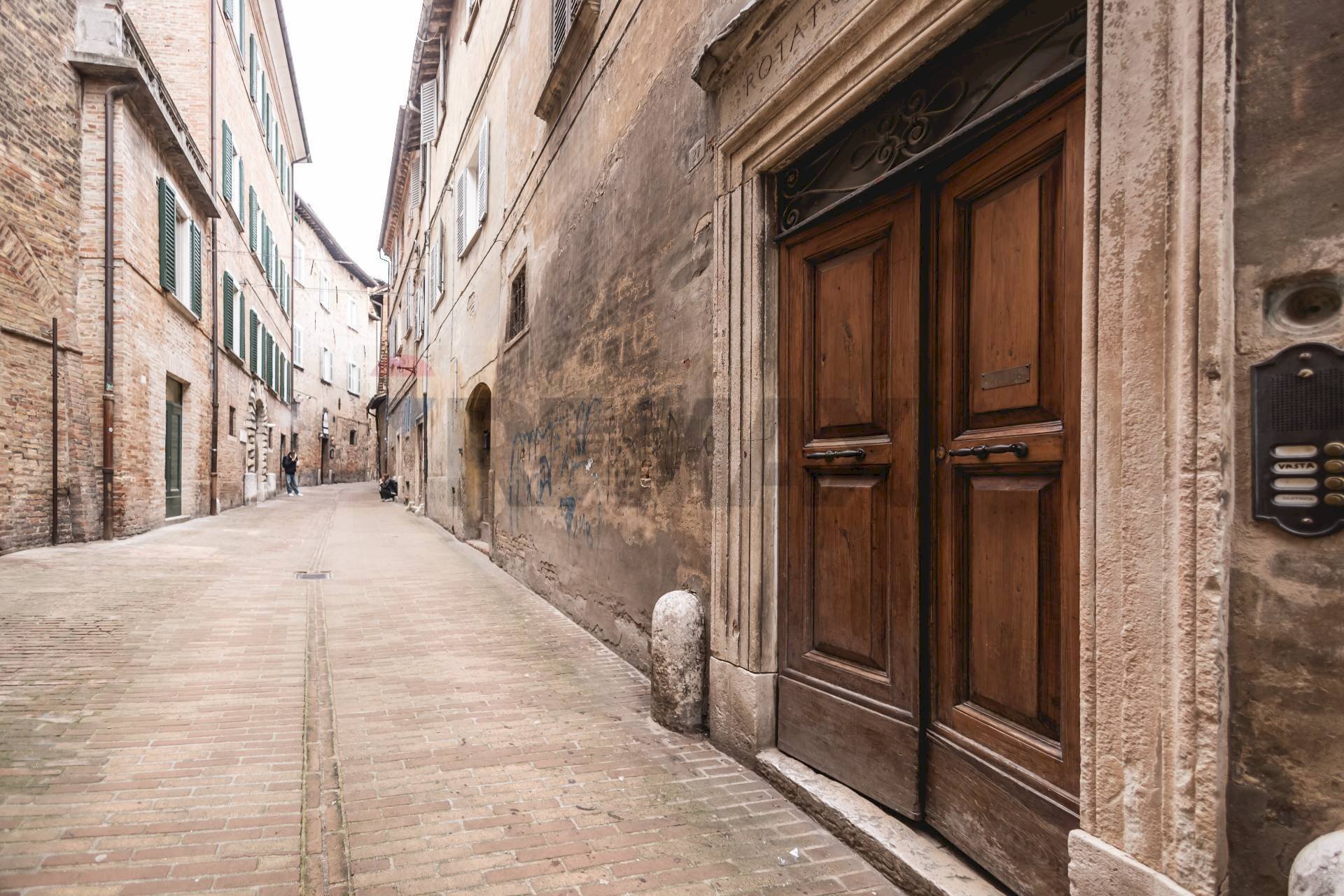 Edificio all\'aperto - Appartamento Urbino - foto 2