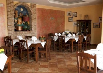 Salone - Rustic Montegrosso d'Asti - photo 9
