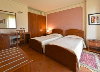 Camera da letto - Rustico Montegrosso d'Asti - foto 12
