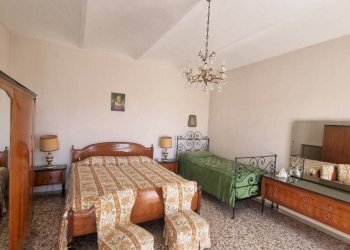 Camera da letto - Rustico via per Cuccaro, 12, Fubine Monferrato - foto 27
