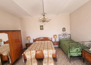 Camera da letto - Rustico via per Cuccaro, 12, Fubine Monferrato - foto 31