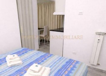 Camera da letto - Bilocale piazza Camillo Benso di Cavour, Rapallo - foto 9