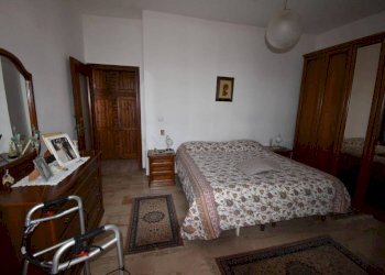 Camera da letto - Three-room apartment strada Pasquana, Costigliole d'Asti - photo 10