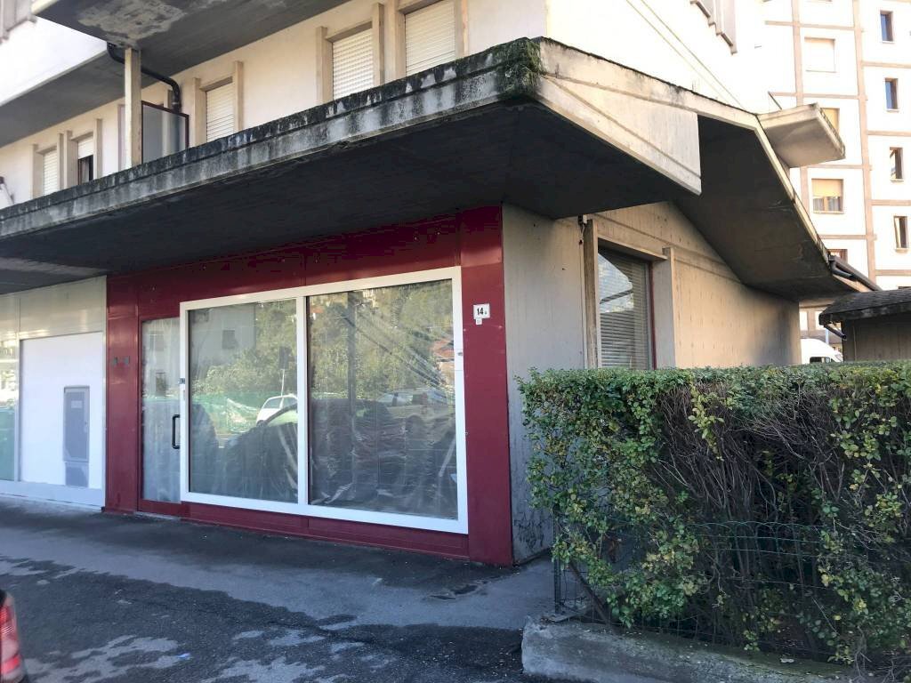 Facciata - Negozio corso Ivrea, Aosta - foto 1