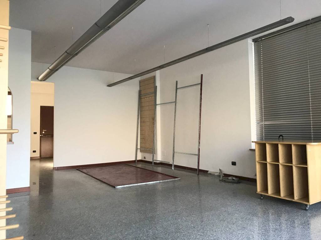 Interno non residenziale - Negozio corso Ivrea, Aosta - foto 3