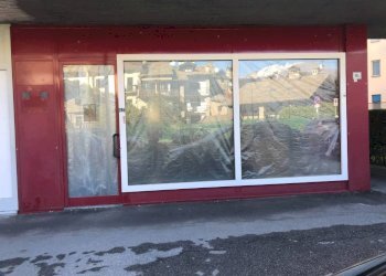 Facciata - Negozio corso Ivrea, Aosta - foto 2