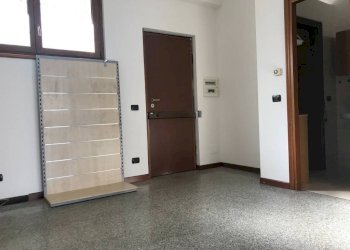 Ingresso - Negozio corso Ivrea, Aosta - foto 7