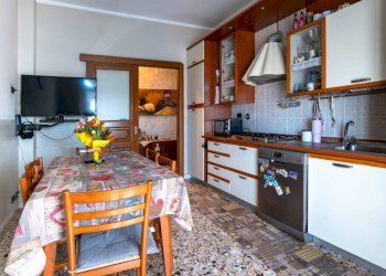 Cucina - Quadrilocale via Umberto I, 5, Piscina - foto 3