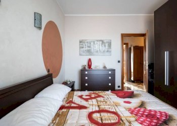 Camera da letto - Quadrilocale via Umberto I, 13, Piscina - foto 4