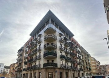 Facciata - Bilocale via Frinco, Torino (zona Santa Rita) - foto 1