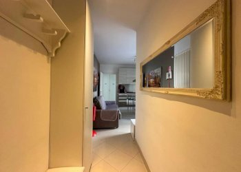 Corridoio - Two-room apartment via Frinco, Torino (neighborhood Santa Rita) - photo 7