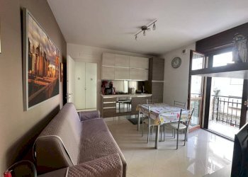 Salone - Two-room apartment via Frinco, Torino (neighborhood Santa Rita) - photo 8