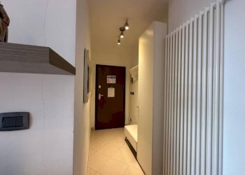 Corridoio - Two-room apartment via Frinco, Torino (neighborhood Santa Rita) - photo 30